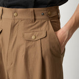 8 TUCK TAPERED PANTS